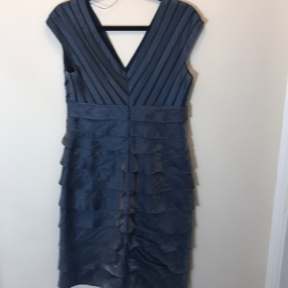 Adrianna Papell Gray V-Neck Dress Size 10 - Picture 3 of 9